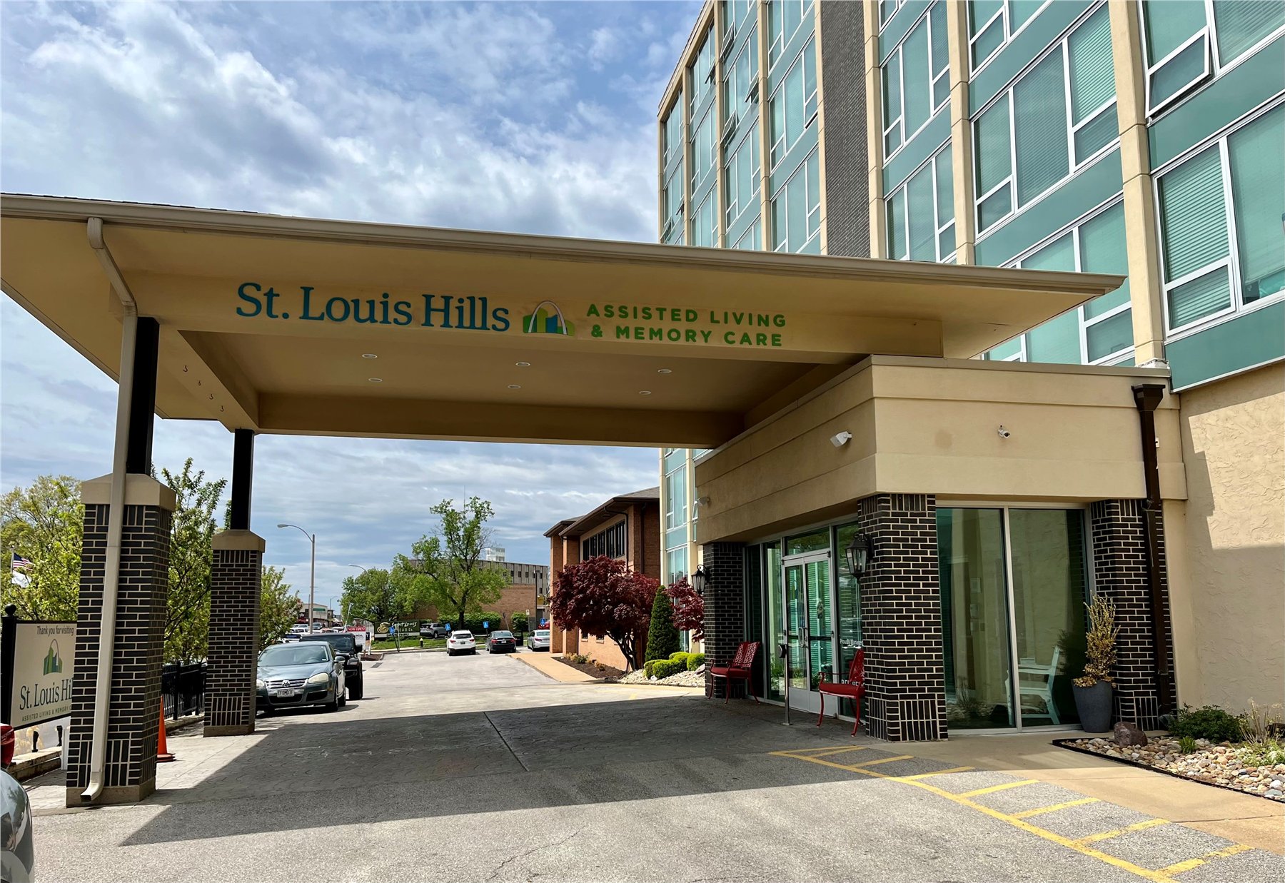 St. Louis Hills Assisted Living and Memory Care exterior